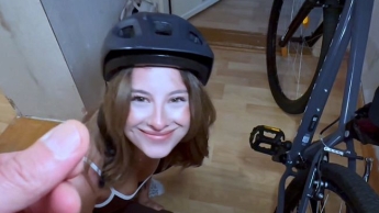 BITCH-MOVE! Fahrradpanne vorgetäuscht um 23cm Big Dick abzugreifen! Drucktest bestanden^^